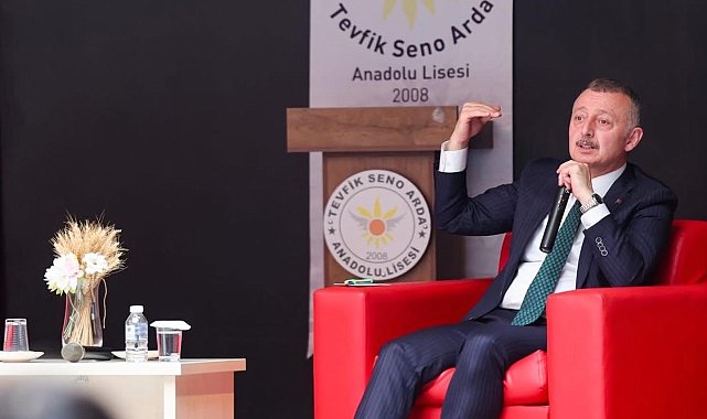 Liseli öğrenciler sordu Başkan Büyükakın cevapladı