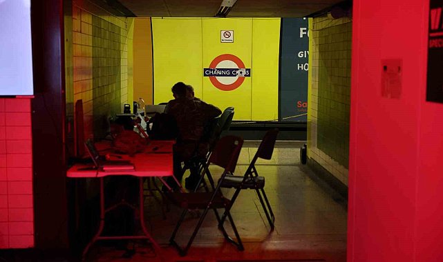 Londra'da yer altında NATO tatbikatı: Metro istasyonu askeri karargaha dönüştürüldü