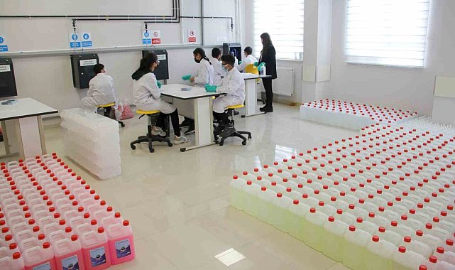 Maarifin Kalbinde Marifetli Gençlik" etkinliklerinde Ağrılı öğrenciler üretime katılıyor