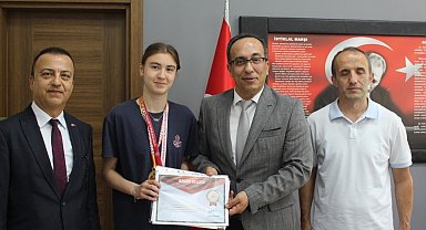 Makedonya'da altın madalya kazanan öğrenciden Türkiye şampiyonluğu