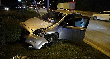 Malatya'da tır ile çarpışan araç refüje çıktı