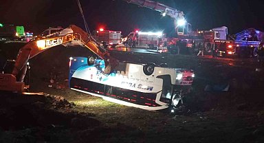 Malatya'da yolcu otobüsü devrildi: 4 ölü, çok sayıda yaralı