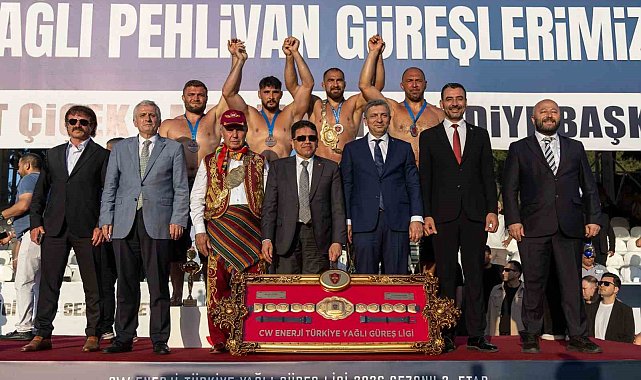 Manavgat'ta başpehlivanlık kemeri Feyzullah Aktürk'ün