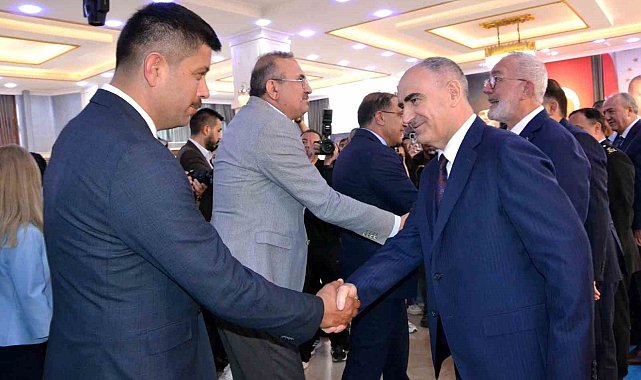 Manisa protokolü bayramlaştı