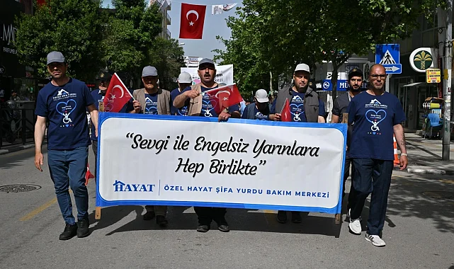 Manisa'da 'engelsiz' yürüyüş