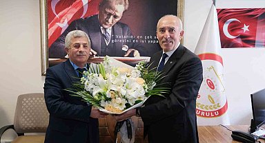 Mazbatayı alan Odakır: "Hizmetlerimizle konuşulmaya devam edeceğiz"