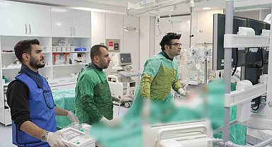 MEAH'ta bir günde 3 kalp deliği başarıyla kapatıldı
