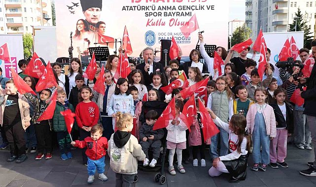 Melikgazi'de 19 Mayıs'ın heyecan ve coşkusu, Gençlik Orkestrası'nın konseriyle taçlandı