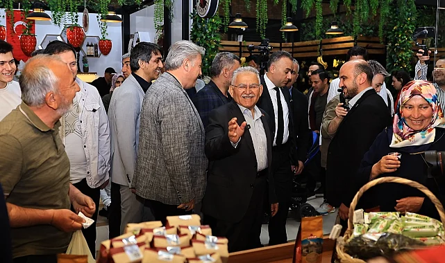 Memduh Büyükkılıç'tan Çarşı Melikgazi'ye ziyaret