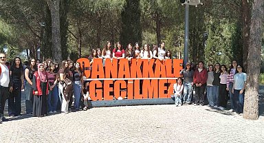 Menteşeli gençler "Bir Destandır Çanakkale" programına katıldı