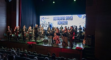 Mersin Kent Orkestrası'ndan nostalji dolu konser