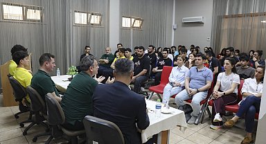 Mersin'de basketbol altyapısında gelişim paneli düzenlendi