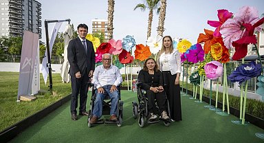 Mersin'de engeller akülü sandalyelerle aşılıyor