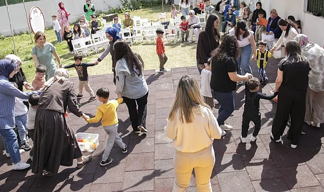 Mersin'de oyun ve sevgi buluşması