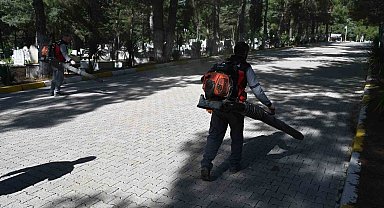 Mezarlıklar bayram ziyaretine hazır hale getirildi