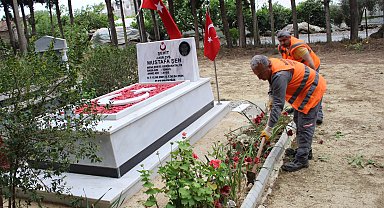 Mezarlıklarda bayram hazırlığı sürüyor