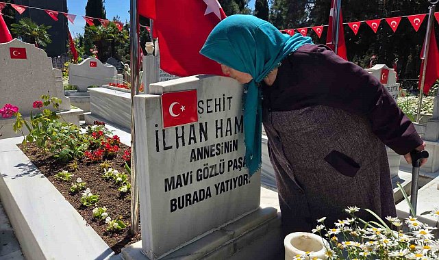 Mezarlıklarda hüzün: 90 yaşındaki şehit annesinin 34 yıldır dinmeyen acısı