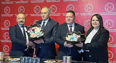 MHP Grup Başkanvekili Akçay, Demirci'de temaslarda bulundu