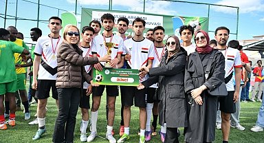 Mini Dünya Kupası'nda kardeşlik kazandı: Yeşilyurt'ta uluslararası futbol coşkusu
