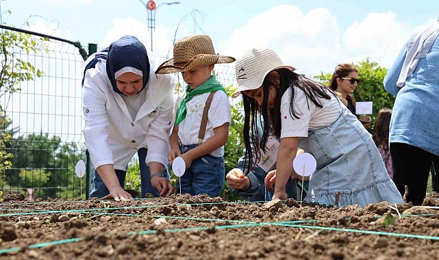 Minik öğrencilerden ata tohumlarına anlamlı dokunuş