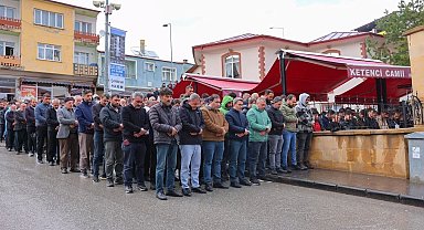 Motosiklet kazasında hayatını kaybeden genç son yolculuğuna uğurlandı