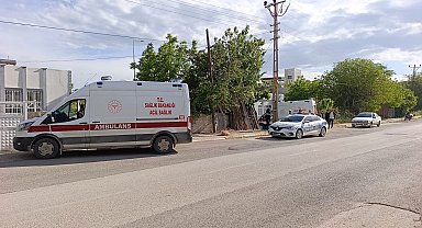 Motosiklet yayaya çarptı: 2 yaralı
