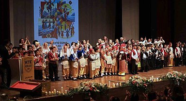 MTK Koleji öğrencilerinden 'Anadolu'nun Renkli Adımları' gösterisi
