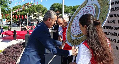Muğla'da 19 Mayıs coşkusu Gençlik Haftası çelenk sunma töreniyle başladı