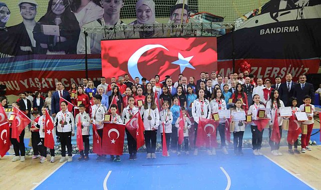 Muğla'da başarılı sporculara ödül yağdı