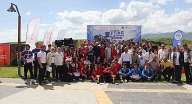 Murat Nehri'nde kano heyecanı sona erdi: 400 sporcu kıyasıya yarıştı