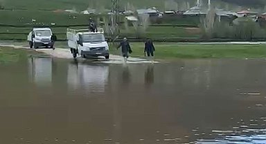 Muş'ta şiddetli yağış sonrası köy sular altında kaldı