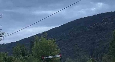 Niksar'da sel alarmı: Dereler taştı, araziler suya gömüldü