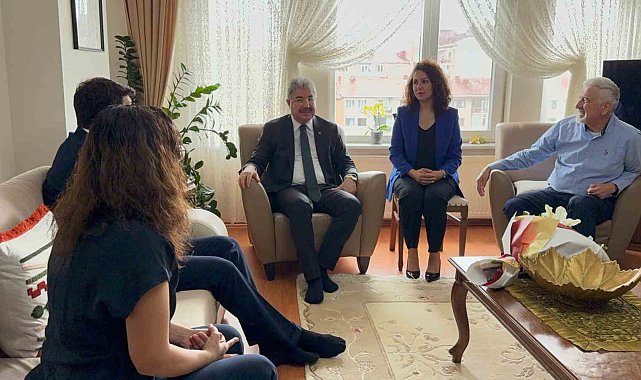 Ödüllü ve ilk doktoralı işitme engelli mühendis çifte validen anlamlı ziyaret