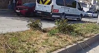 Öğrenci servisinin metrelerce ters yönde ilerlediği anlar kamerada