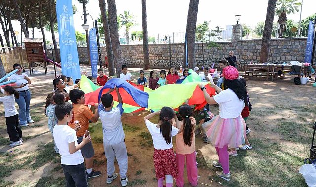 Öğrenciler Tekstil Park'ta doyasıya eğlendi