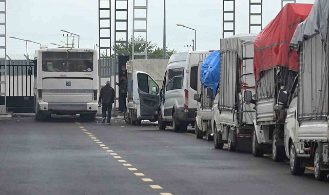 Öncüpınar'da Suriyelilerin dönüş yoğunluğu sürüyor