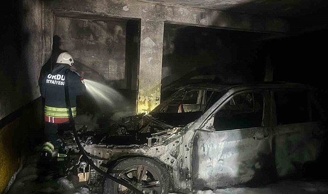 Ordu'da otopark yangını: 3 araçta hasar oluştu