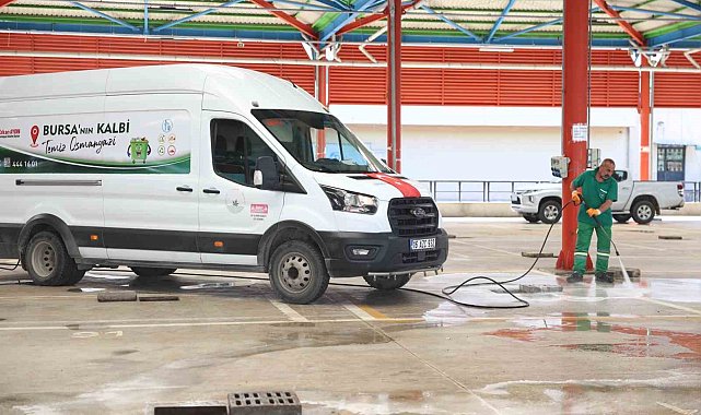 Osmangazi'de kurban kesim alanları titizlikle temizleniyor