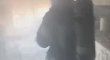 Osmaniye'de apartmanın 3'üncü katında çıkan yangın söndürüldü