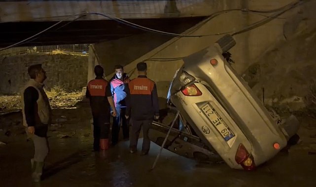 Osmaniye'de otomobil köprüden su kanalına uçtu: 3 yaralı
