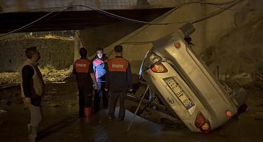 Osmaniye'de otomobil köprüden su kanalına uçtu: 3 yaralı