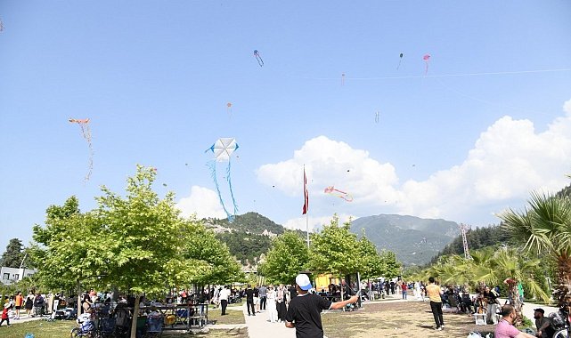 Osmaniye'de uçurtma şenliği festivale dönüştü