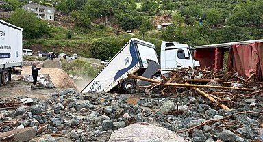 Osmaniye'deki heyelanda 6 tır zarar gördü