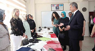 OSMEK kursiyerlerinin eserleri Hüdavendigar'da sergilendi