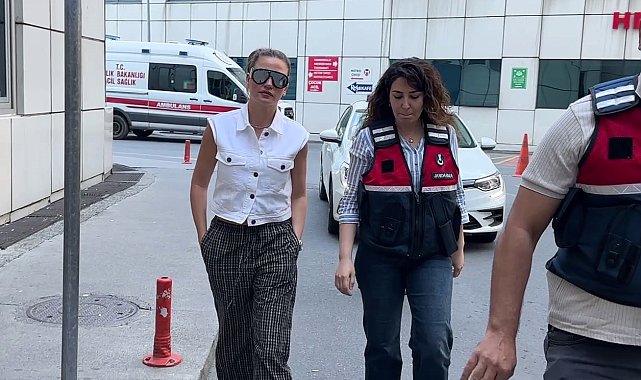Oyuncu Serenay Sarıkaya sağlık kontrolünden geçirildi