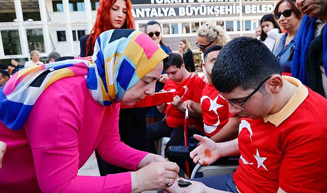 Özel bireyler bir günlüğüne asker oldu
