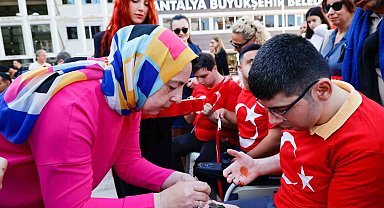 Özel bireyler bir günlüğüne asker oldu