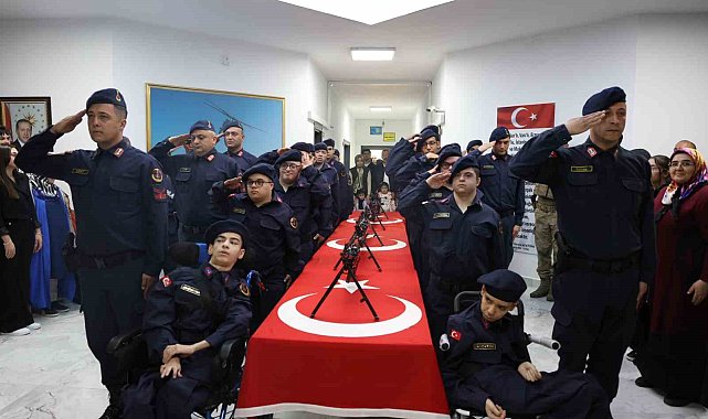 Özel ihtiyaç gençler için temsili askerlik heyecanı
