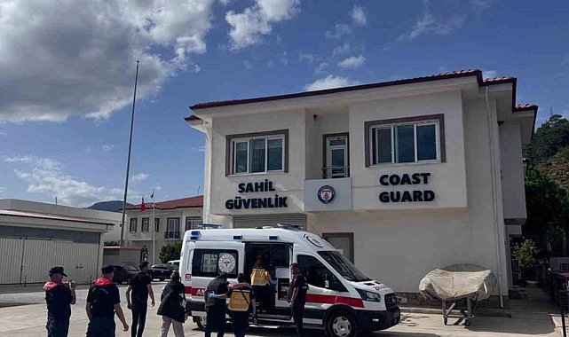Özel teknede rahatsızlanan vatandaşa tıbbi tahliye