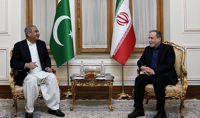 Pakistan İçişleri Bakanı Naqvi, İran Dışişleri Bakanı Arakçi ile bir araya geldi